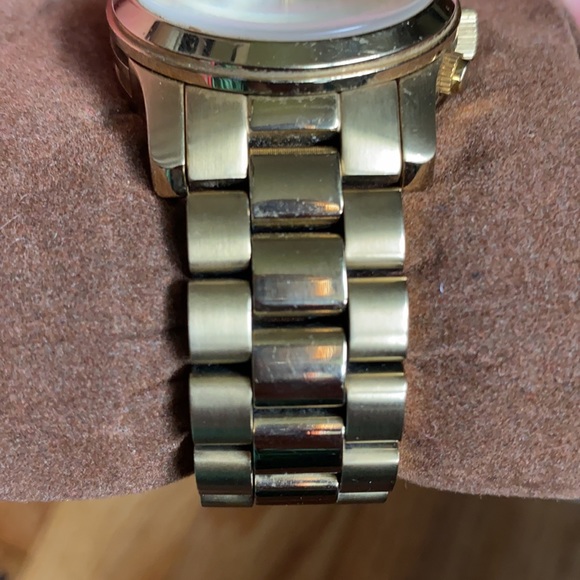 Watch - Picture 5 of 5